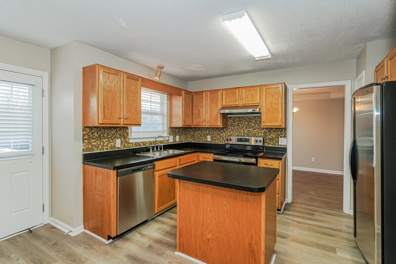 2,320/Mo, 5555 Craftwood Dr Antioch, TN 37013 Kitchen View