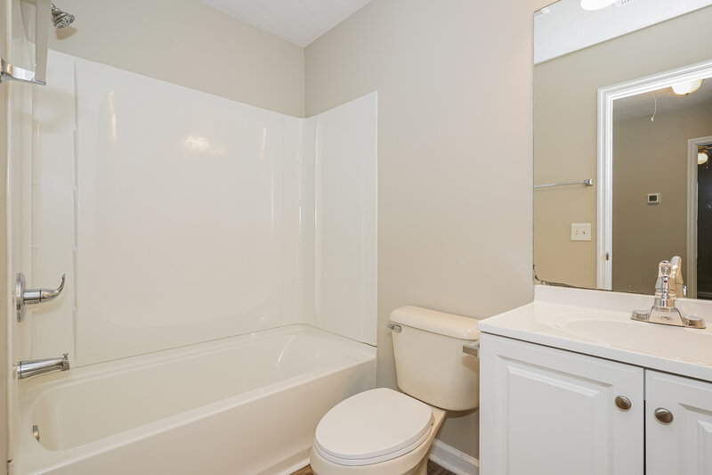 2,320/Mo, 5555 Craftwood Dr Antioch, TN 37013 Bathroom View
