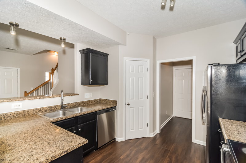 2,100/Mo, 8801 Cressent Glen Ct Antioch, TN 37013 Kitchen View