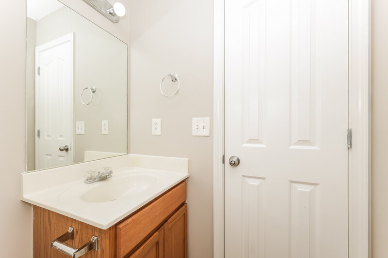 2,850/Mo, 1535 Saint Andrews Dr Murfreesboro, TN 37128 Bathroom View 2