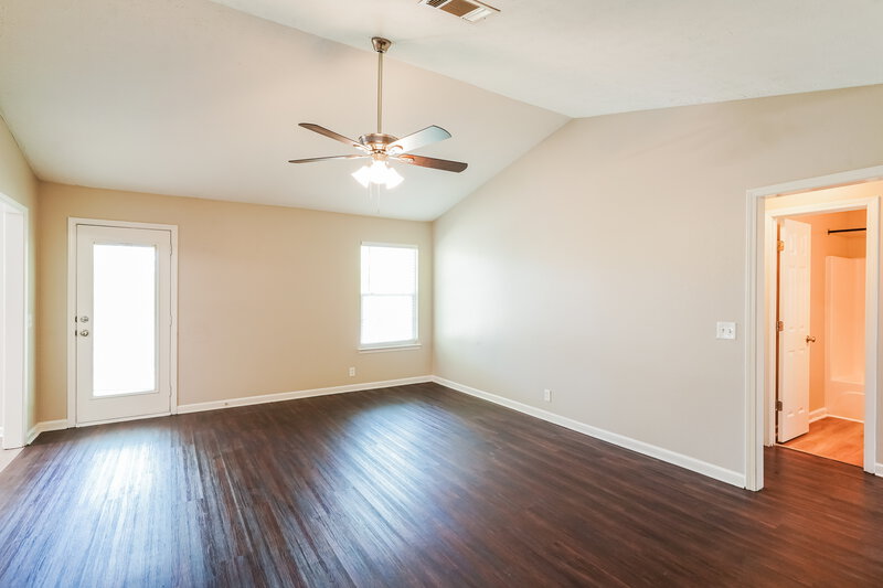 2,275/Mo, 7375 Ole Nottingham Dr Antioch, TN 37013 Living Room View 2