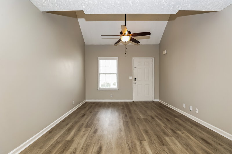 2,100/Mo, 4825 Nina Marie Ave Murfreesboro, TN 37129 Living Room View