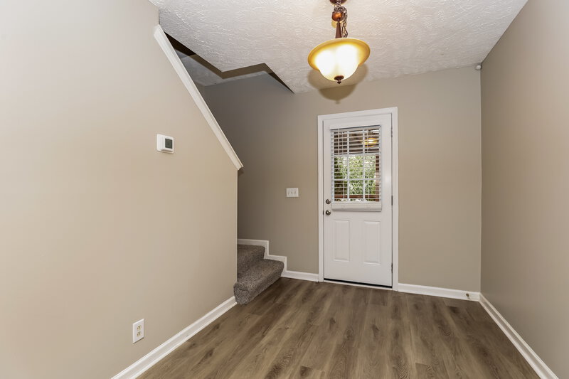 2,100/Mo, 4825 Nina Marie Ave Murfreesboro, TN 37129 Dining Room View 2