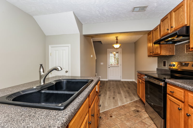 2,100/Mo, 4825 Nina Marie Ave Murfreesboro, TN 37129 Kitchen View