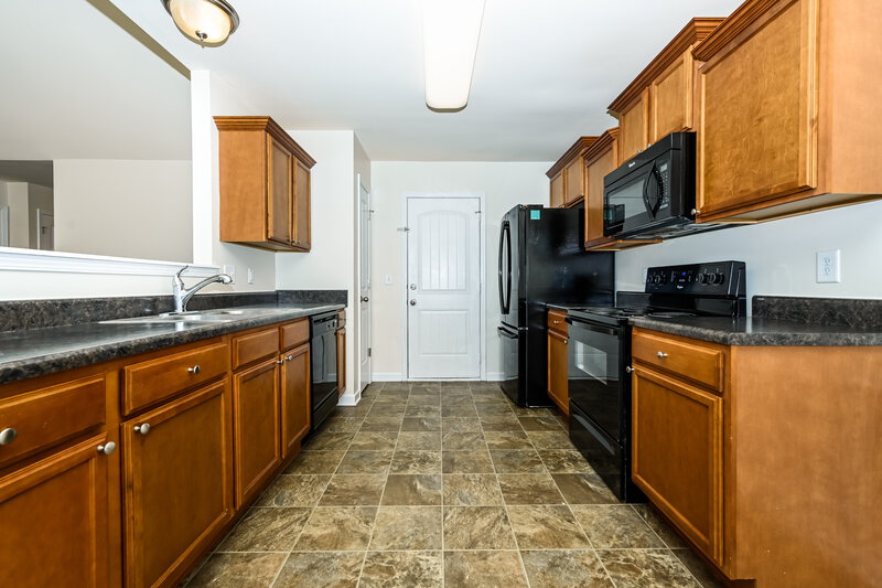 1,890/Mo, 2101 Longhunter Chase Dr Spring Hill, TN 37174 Kitchen View