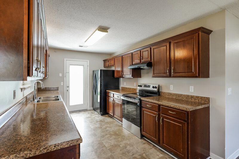 2,390/Mo, 5404 Sunnyvale Dr Antioch, TN 37013 Kitchen View 2