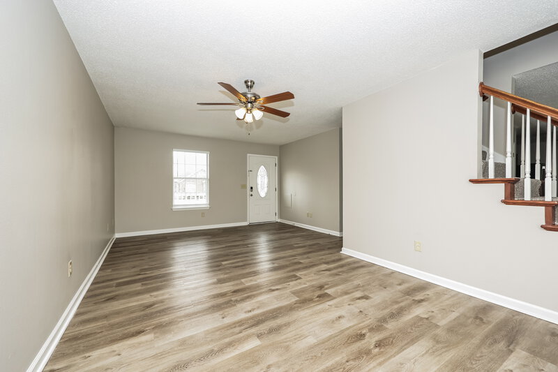 2,360/Mo, 805 Forest Ridge Dr La Vergne, TN 37086 Living Room View