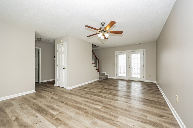 2,360/Mo, 805 Forest Ridge Dr La Vergne, TN 37086 Living Room View 2