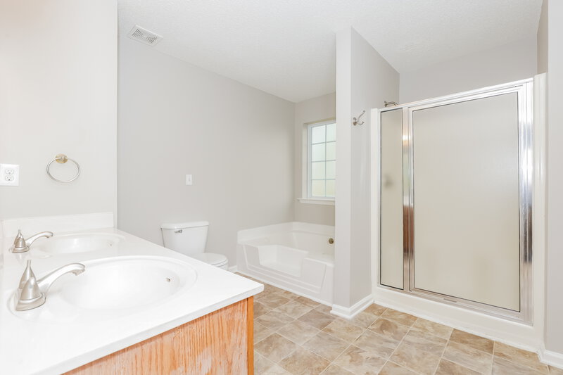 2,520/Mo, 2202 Jo Ann Dr Spring Hill, TN 37174 Main Bathroom View