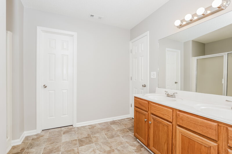 2,520/Mo, 2202 Jo Ann Dr Spring Hill, TN 37174 Main Bathroom View 2