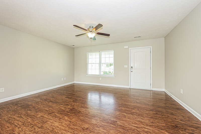 2,290/Mo, 624 Big Hurricane Dr La Vergne, TN 37086 Living Room View