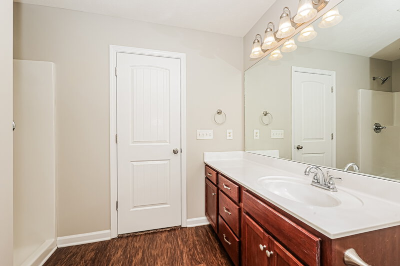 2,290/Mo, 624 Big Hurricane Dr La Vergne, TN 37086 Main Bathroom View 2