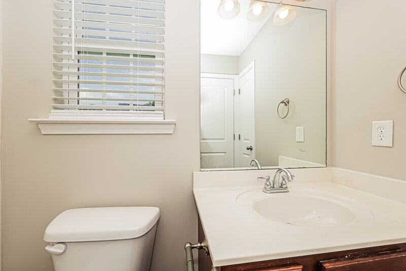 2,290/Mo, 624 Big Hurricane Dr La Vergne, TN 37086 Bathroom View