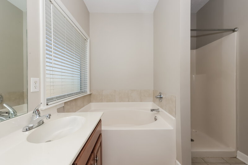 2,065/Mo, 3306 Hamberton Cir Murfreesboro, TN 37128 Main Bathroom View