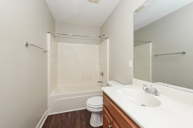 2,065/Mo, 3306 Hamberton Cir Murfreesboro, TN 37128 Bathroom View