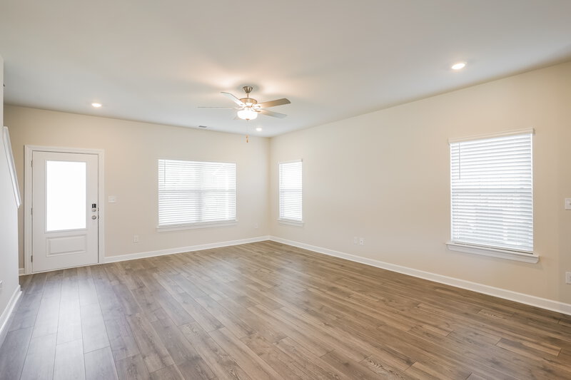 2,010/Mo, 3521 Quintana Dr Murfreesboro, TN 37127 Living Room View 2