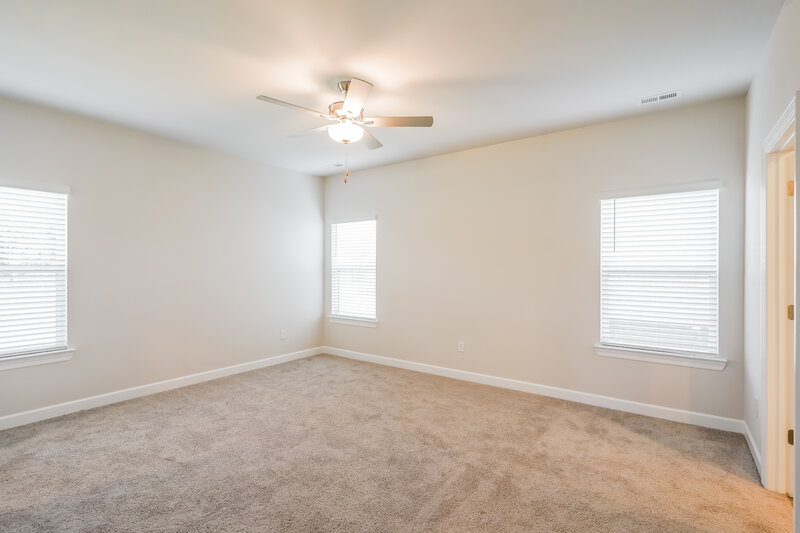 2,010/Mo, 3521 Quintana Dr Murfreesboro, TN 37127 Main Bedroom View 2