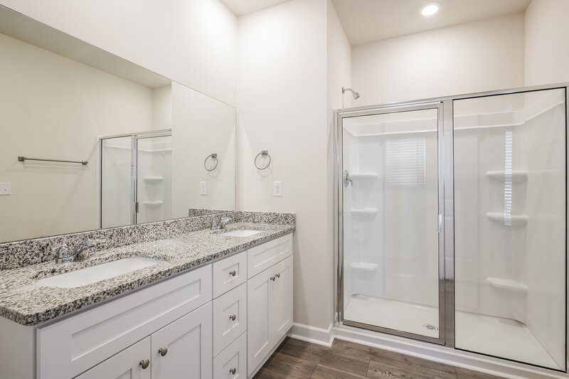 2,010/Mo, 3521 Quintana Dr Murfreesboro, TN 37127 Main Bathroom View