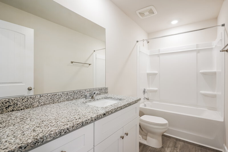 2,010/Mo, 3521 Quintana Dr Murfreesboro, TN 37127 Bathroom View