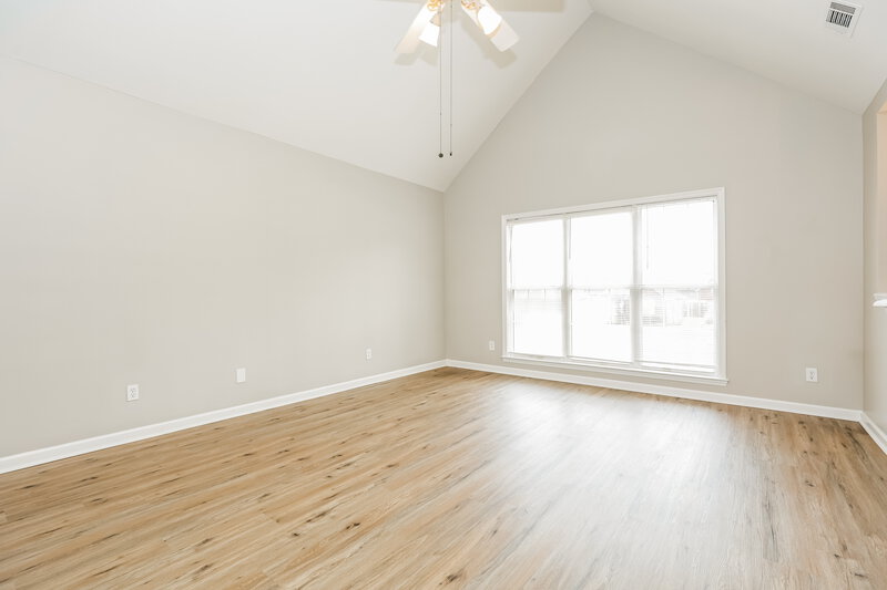 2,625/Mo, 139 Cedar Forest Dr Smyrna, TN 37167 Living Room View 2