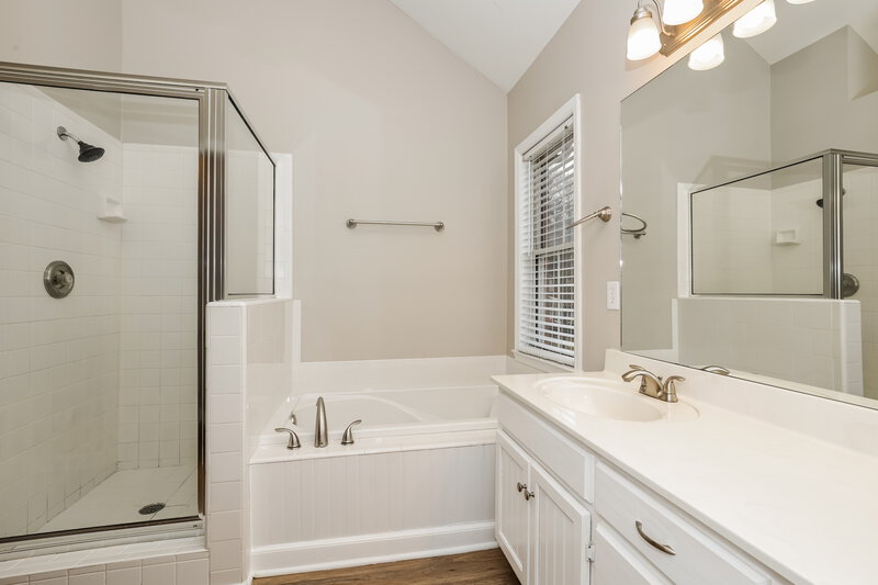 2,625/Mo, 139 Cedar Forest Dr Smyrna, TN 37167 Main Bathroom View