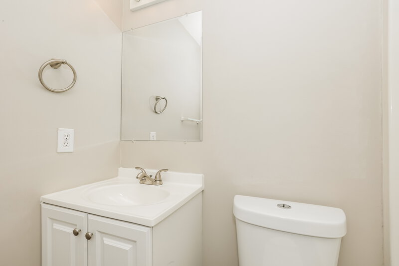 2,625/Mo, 139 Cedar Forest Dr Smyrna, TN 37167 Bathroom View 2