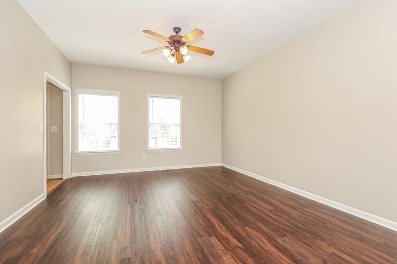 2,190/Mo, 1606 Safe Harbor Ct Spring Hill, TN 37174 Living Room View 2