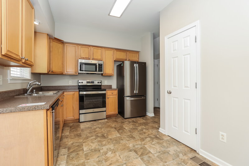 2,190/Mo, 1606 Safe Harbor Ct Spring Hill, TN 37174 Kitchen View