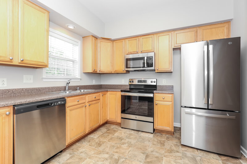 2,190/Mo, 1606 Safe Harbor Ct Spring Hill, TN 37174 Kitchen View 2