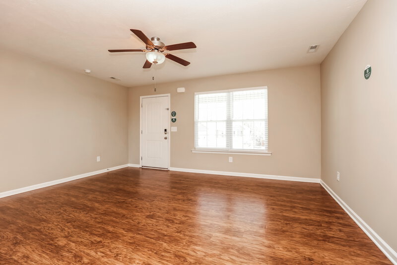 2,100/Mo, 637 Big Hurricane Dr La Vergne, TN 37086 Living Room View 2