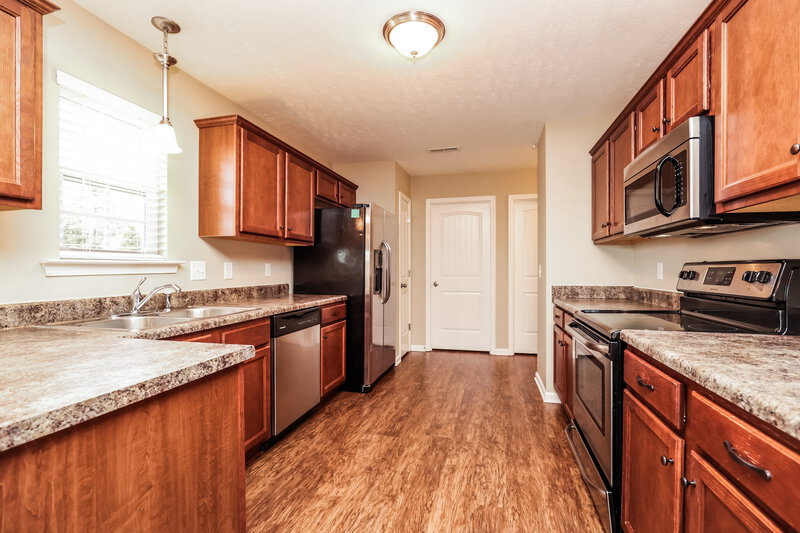 2,100/Mo, 637 Big Hurricane Dr La Vergne, TN 37086 Kitchen View