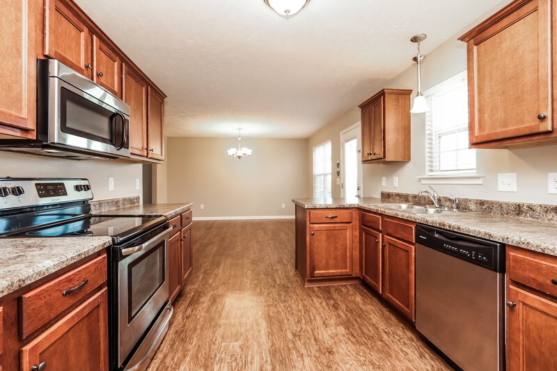 2,100/Mo, 637 Big Hurricane Dr La Vergne, TN 37086 Kitchen View 2