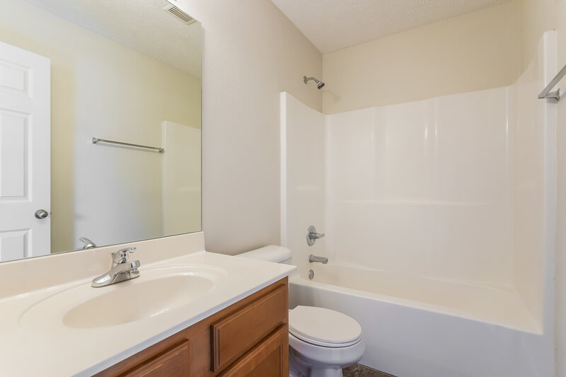 2,160/Mo, 1533 Passage Dr Murfreesboro, TN 37130 Bathroom View