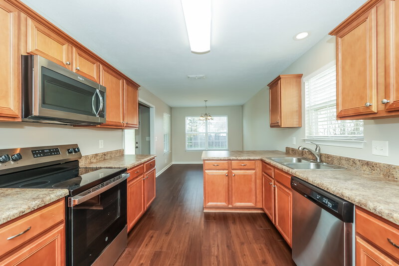 1,880/Mo, 845 Maricopa Dr Murfreesboro, TN 37128 Kitchen View 2