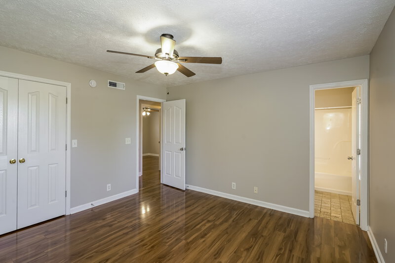 2,410/Mo, 2927 Islington Dr Murfreesboro, TN 37128 Main Bedroom View 2