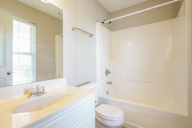 2,410/Mo, 2927 Islington Dr Murfreesboro, TN 37128 Main Bathroom View