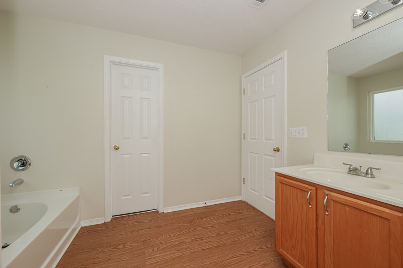3,130/Mo, 5723 Roxbury Dr Murfreesboro, TN 37128 Main Bathroom View 2