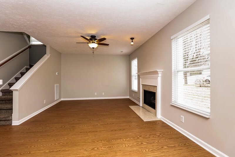 2,345/Mo, 2136 Blake Dr Antioch, TN 37013 Living Room View 2