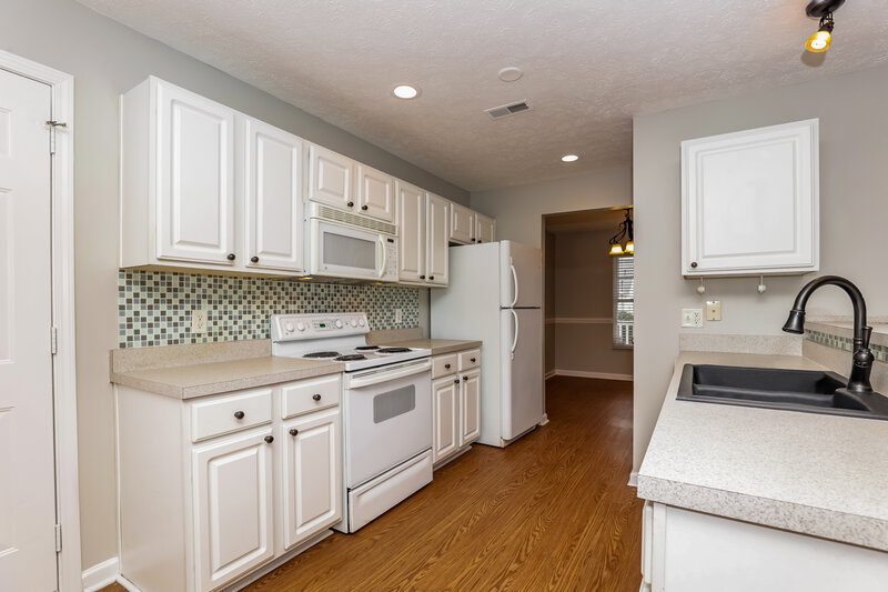 2,345/Mo, 2136 Blake Dr Antioch, TN 37013 Kitchen View