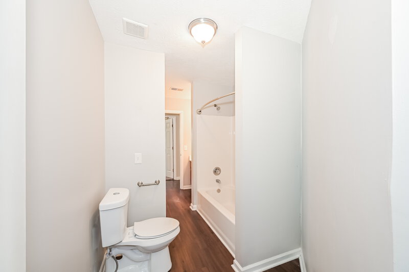 1,885/Mo, 603 Freedom Ct Murfreesboro, TN 37129 Bathroom View