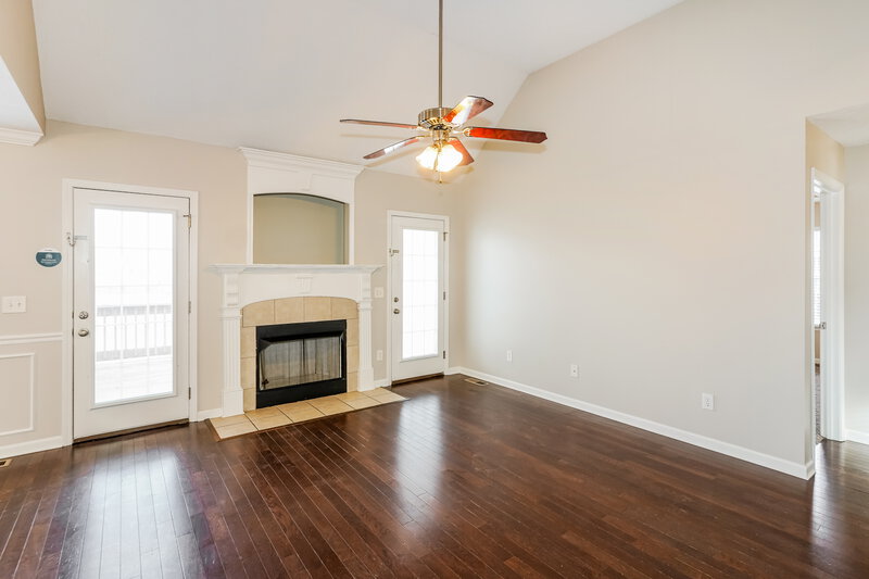 1,925/Mo, 565 County Farm Rd Murfreesboro, TN 37127 Living Room View