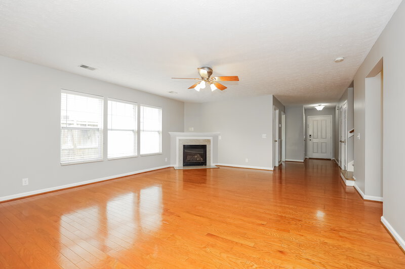 2,220/Mo, 3456 Chandler Cove Way Antioch, TN 37013 Living Room View 2