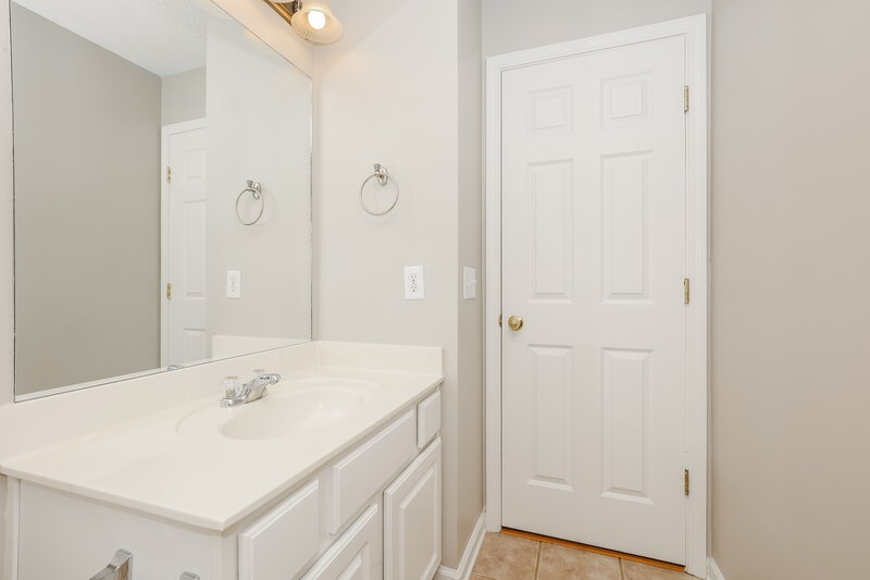 2,220/Mo, 3456 Chandler Cove Way Antioch, TN 37013 Bathroom View 2