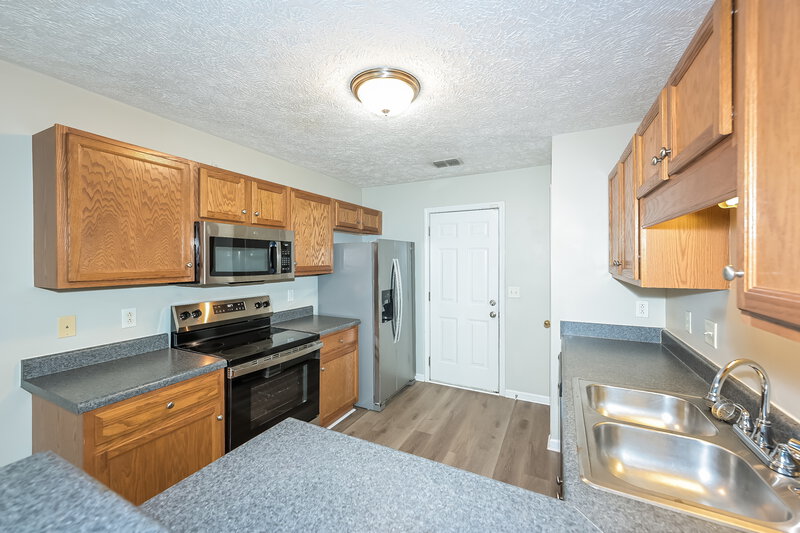 2,065/Mo, 3012 Wellington Pl Murfreesboro, TN 37128 Kitchen View 3
