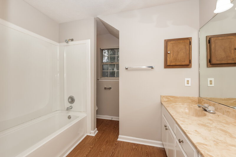1,865/Mo, 317 Rosemary St Smyrna, TN 37167 Main Bathroom View