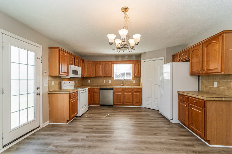 2,380/Mo, 1443 Antebellum Dr Murfreesboro, TN 37128 Kitchen View