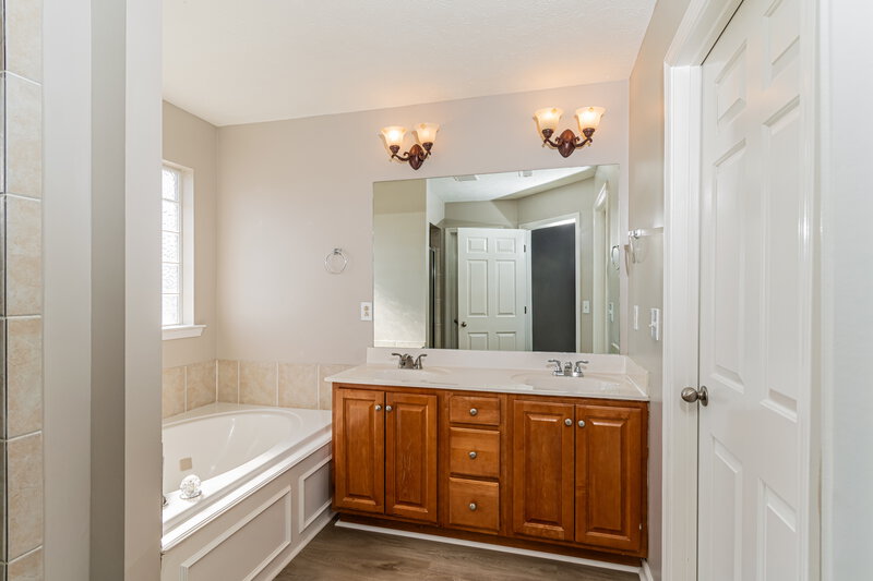 2,380/Mo, 1443 Antebellum Dr Murfreesboro, TN 37128 Main Bathroom View
