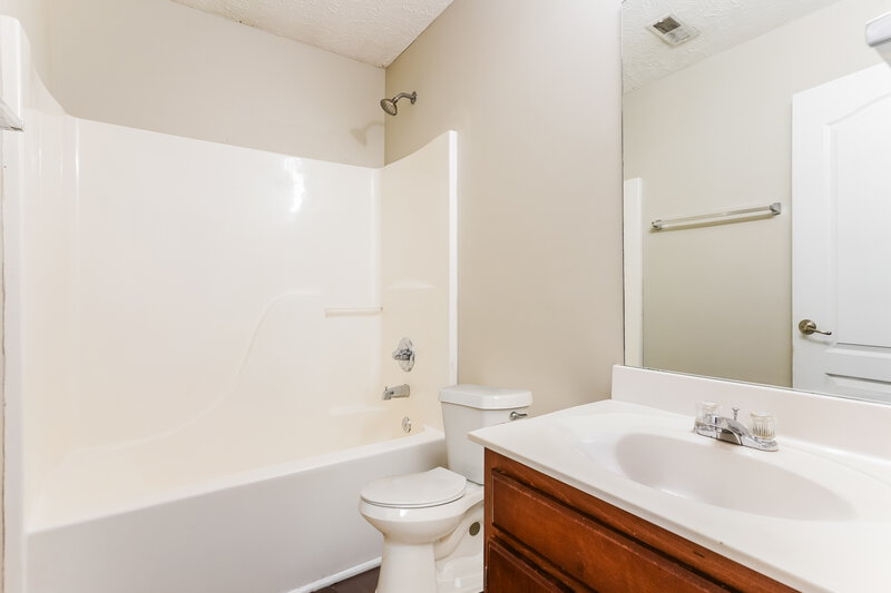 1,835/Mo, 2627 Sewanee Pl Murfreesboro, TN 37128 Main Bathroom View