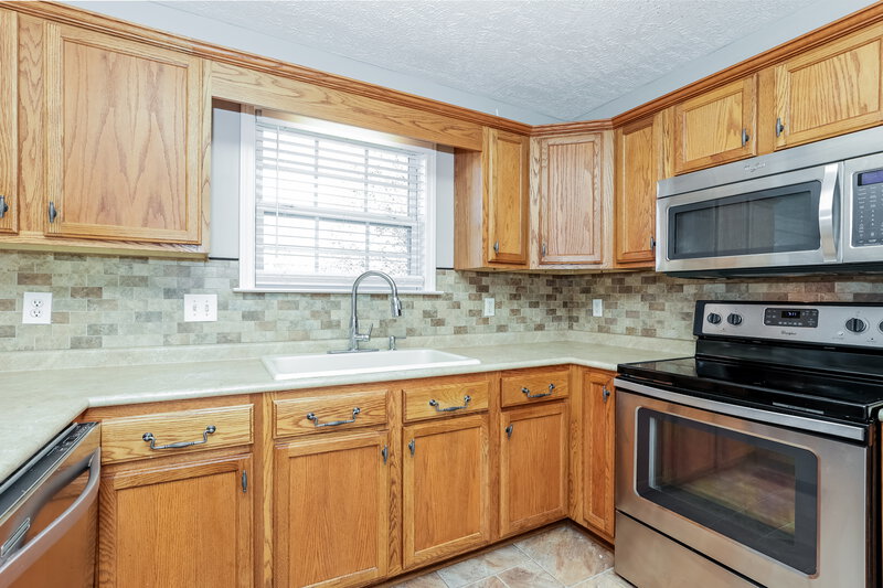 3,440/Mo, 3128 Hardwood Dr Murfreesboro, TN 37129 Kitchen View 2