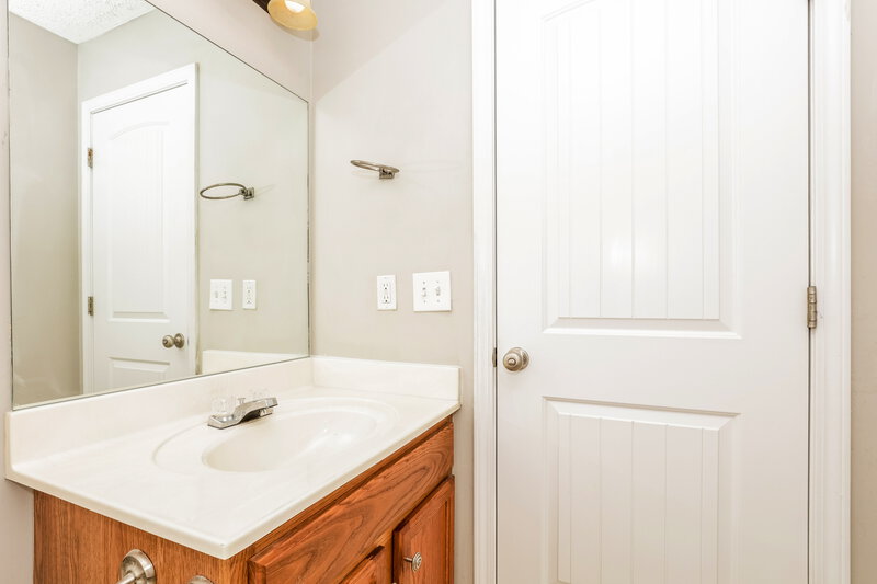 3,440/Mo, 3128 Hardwood Dr Murfreesboro, TN 37129 Bathroom View 2